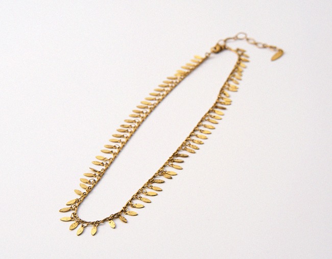 GOLD LEAVES NECKLACE